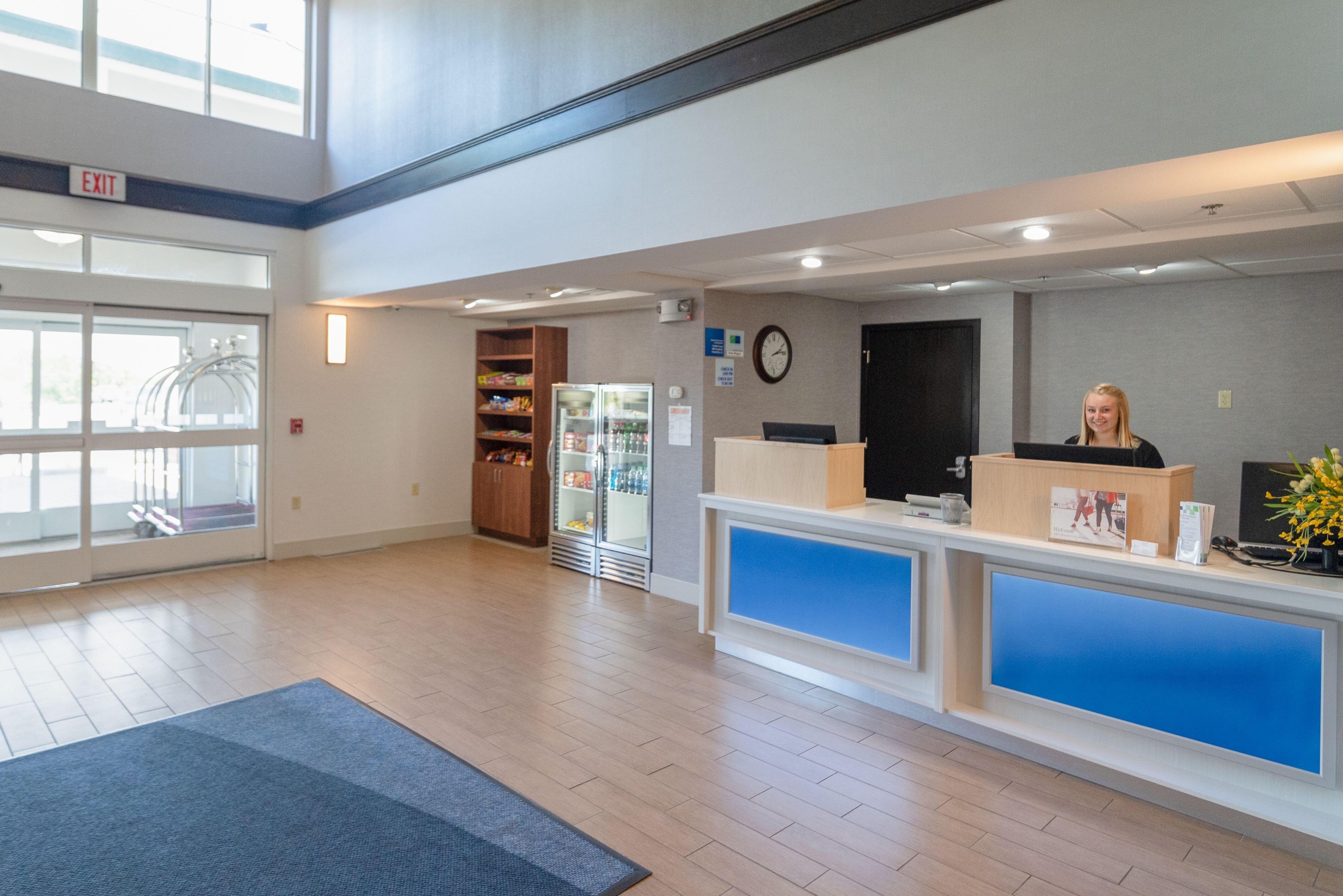 Holiday Inn Express Houghton-Keweenaw By Ihg Exterior foto
