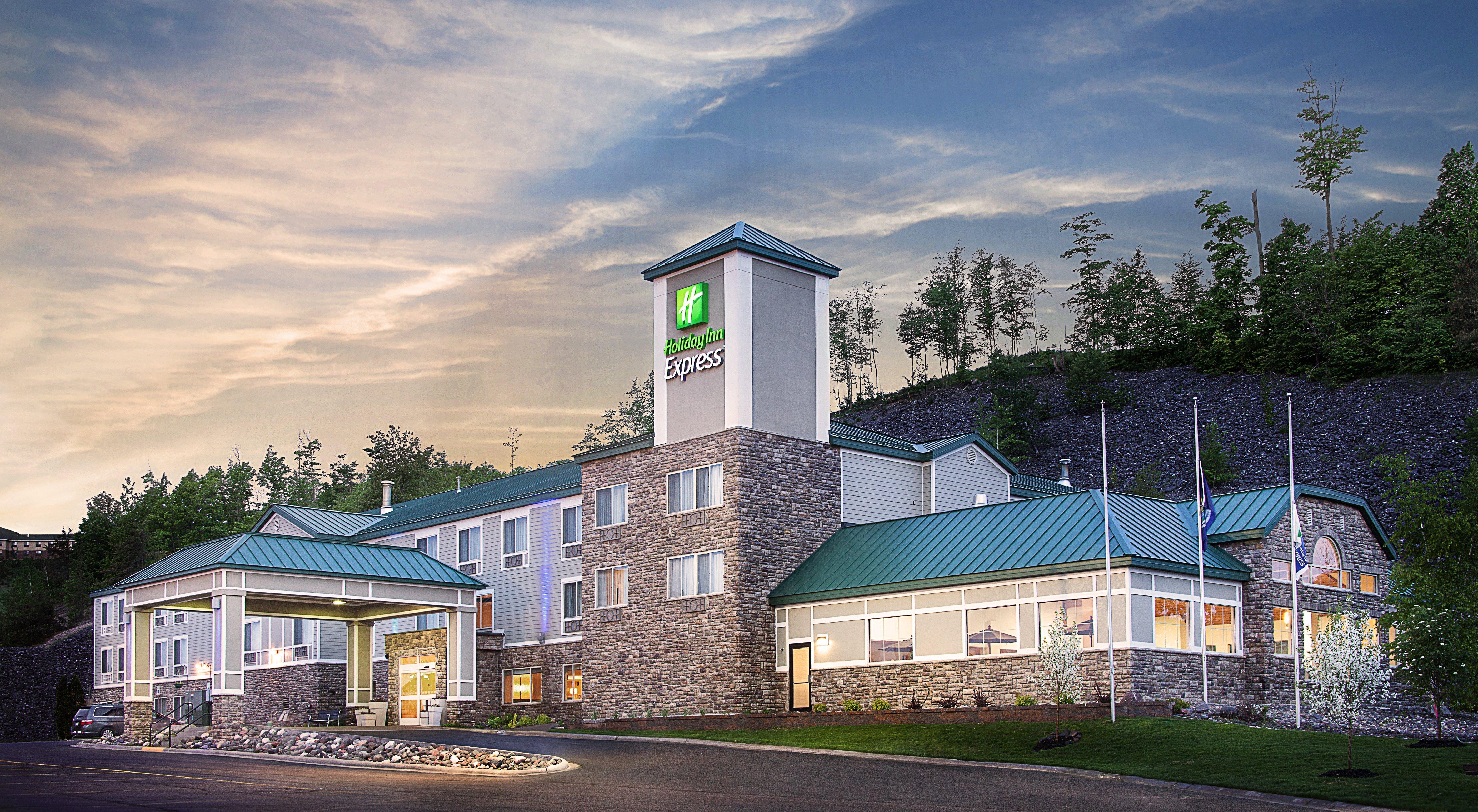 Holiday Inn Express Houghton-Keweenaw By Ihg Exterior foto