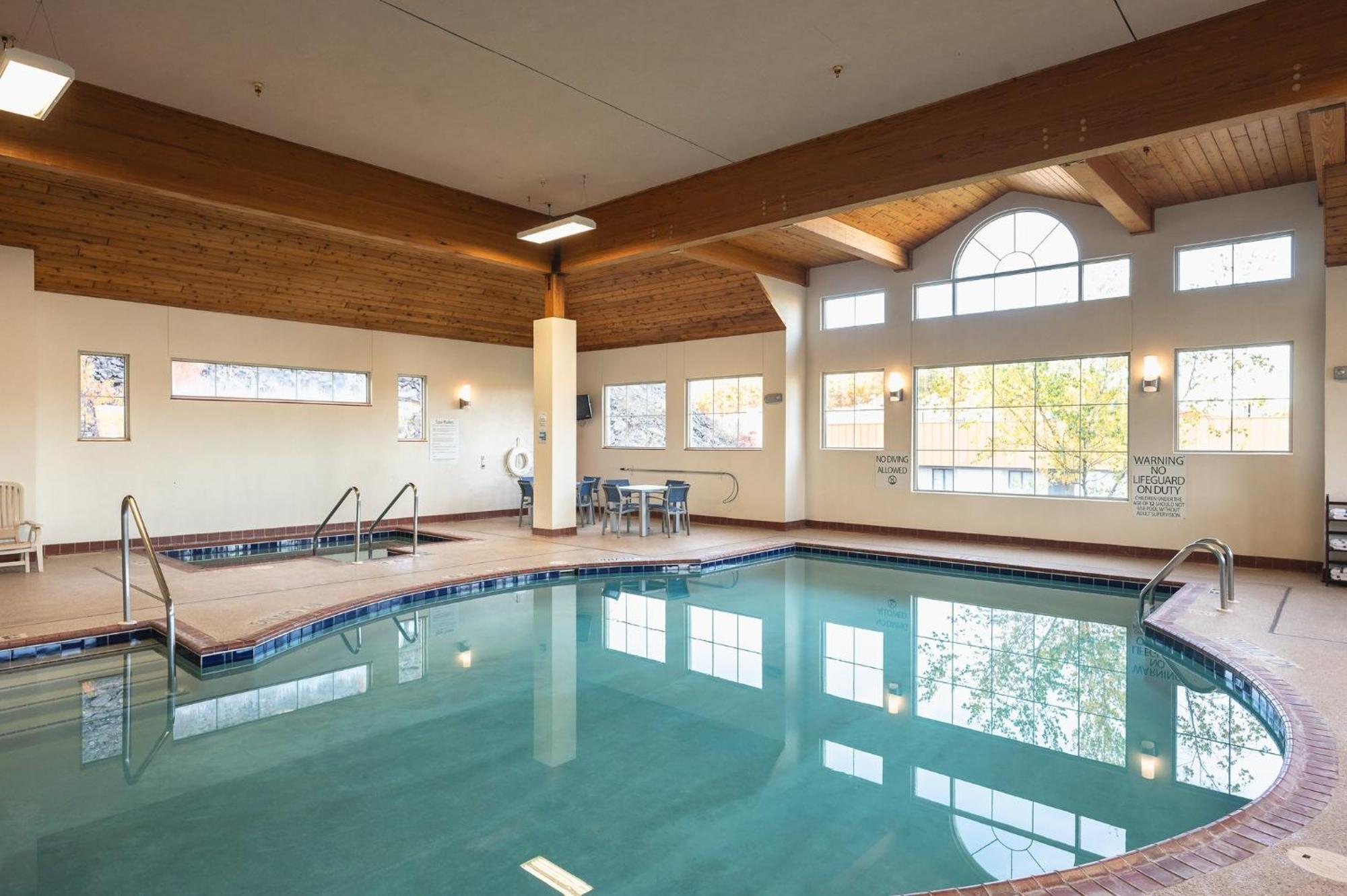 Holiday Inn Express Houghton-Keweenaw By Ihg Exterior foto